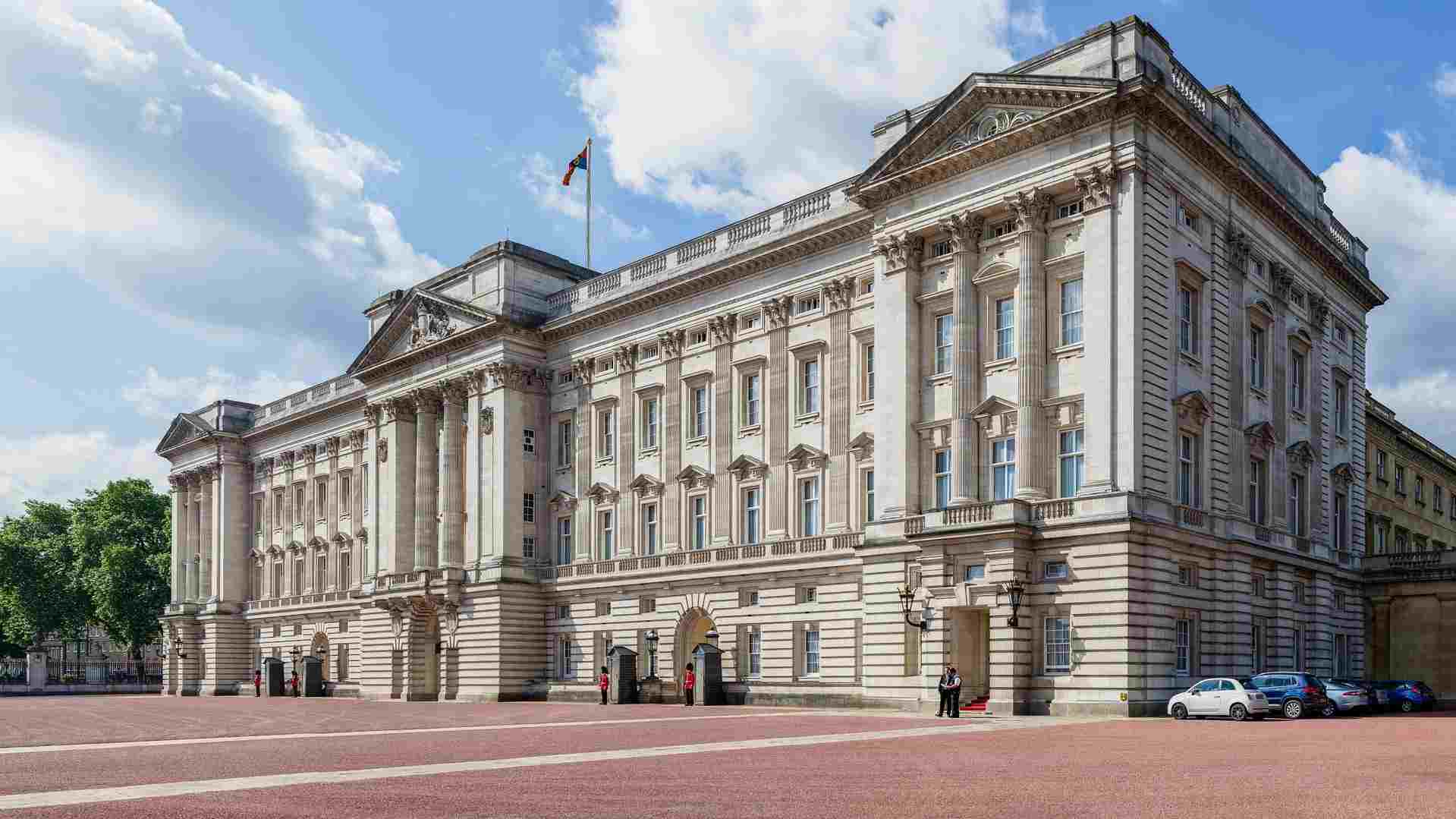 LONDON BUCKINGHAM PALACE (12)-compressed