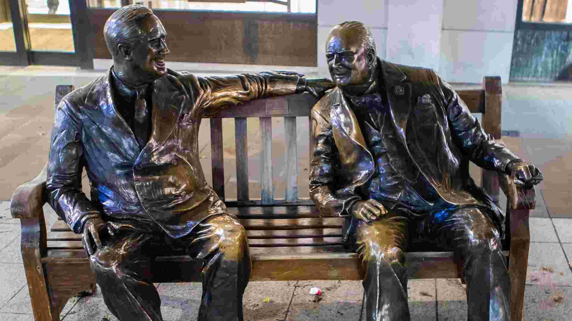 GB LONDON CHURCHILL STATUE 3 (2)-compressed