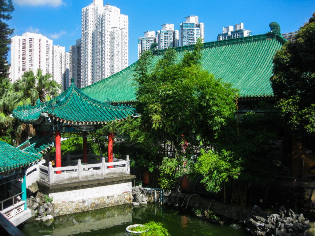 Vangabonds Wandering Hong Kong Vue du temple Sik Sik Yuen et de la ville