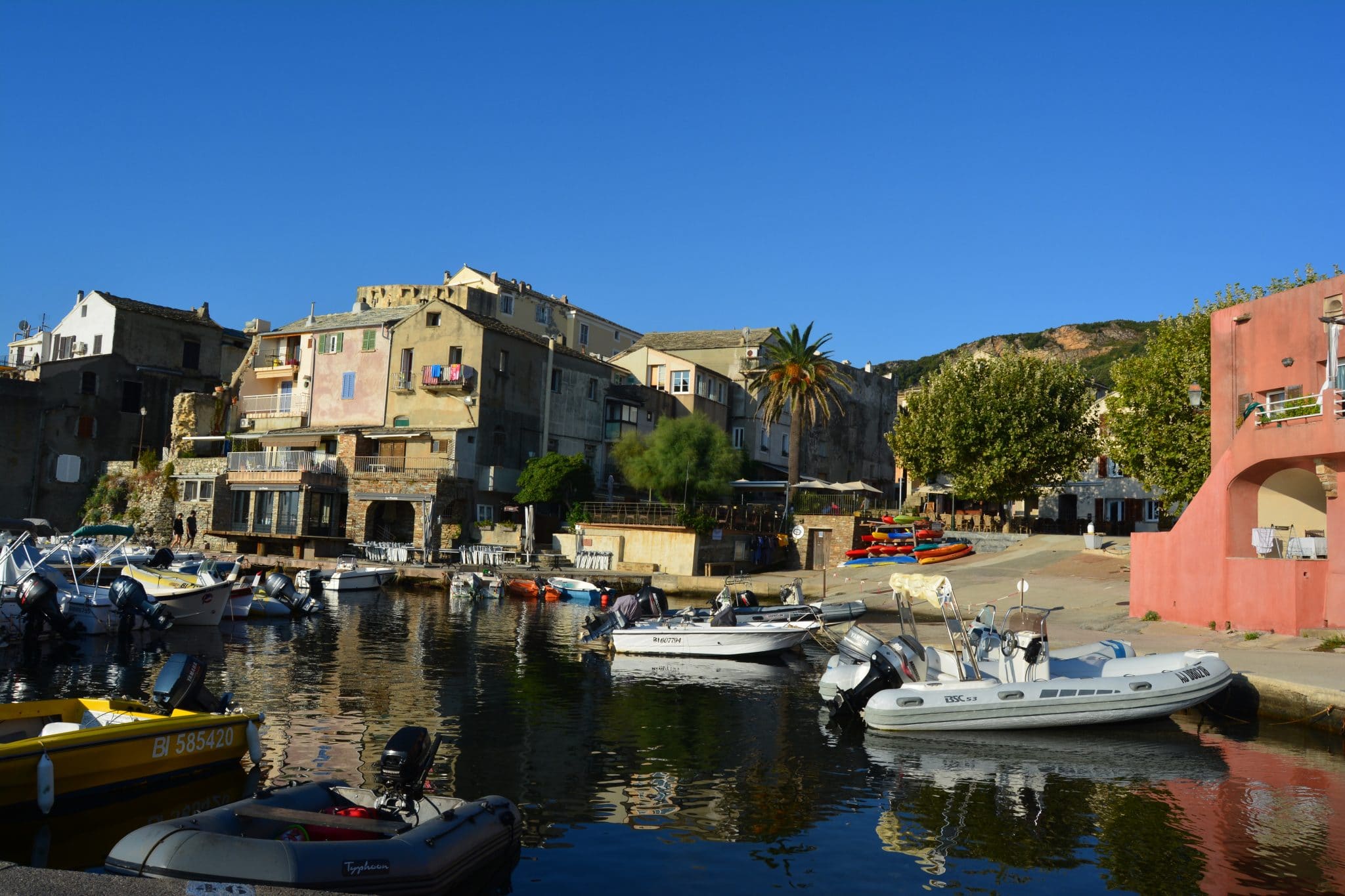 ERBALUNGA CAP CORSE 09 sept 20 (14) Petit déjeuné au port d'Erbalunga