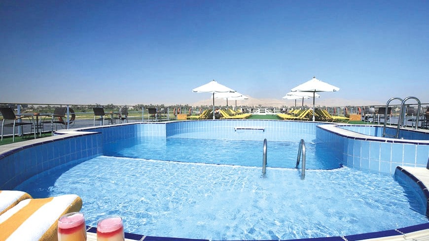 piscine-terrasse-superieure-steigenberger-royale-egypte-nil-profil-croisieurope©