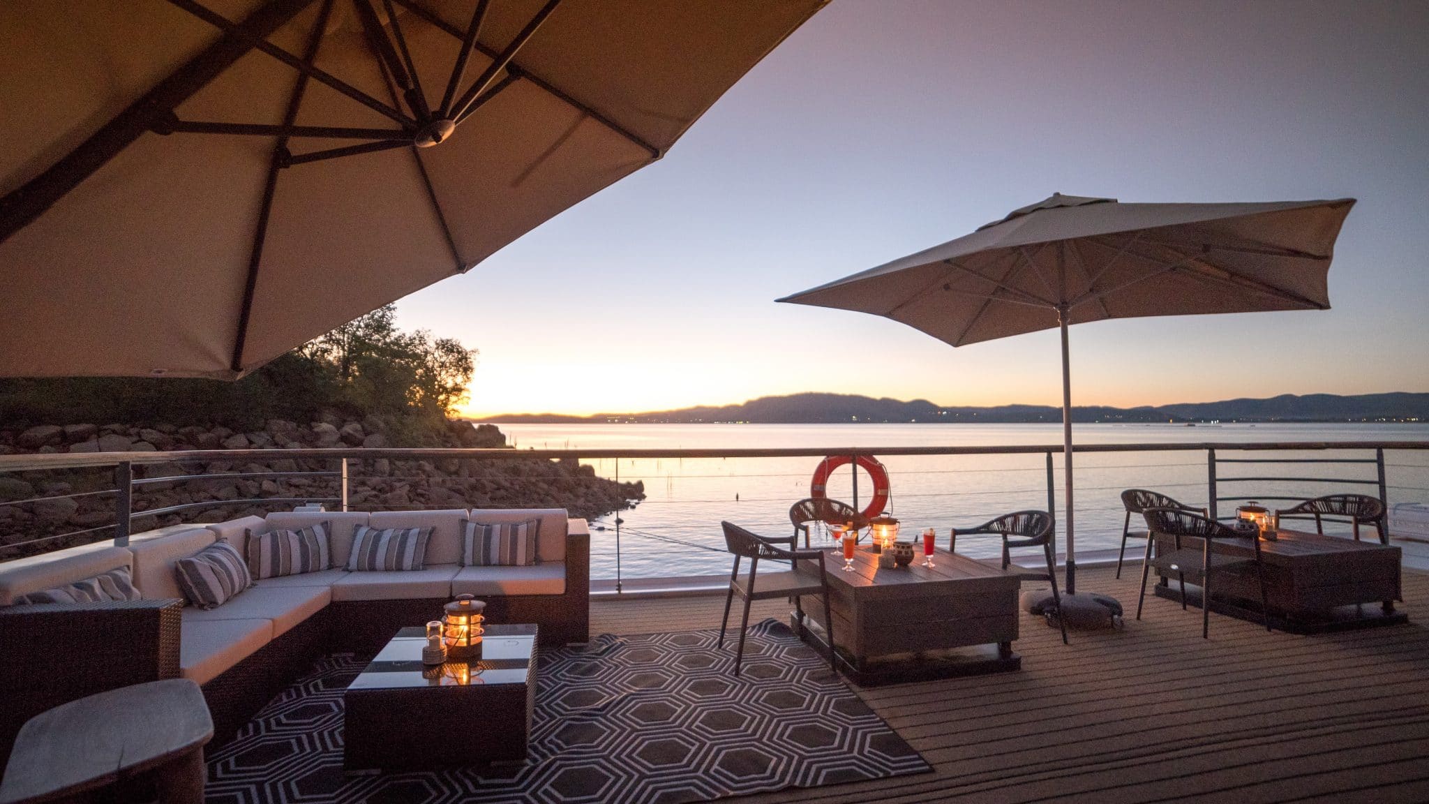 pont-soleil-RV-African-Dream-Zambeze-couche-de-soleil-CroisiEurope©Kevin Hogan